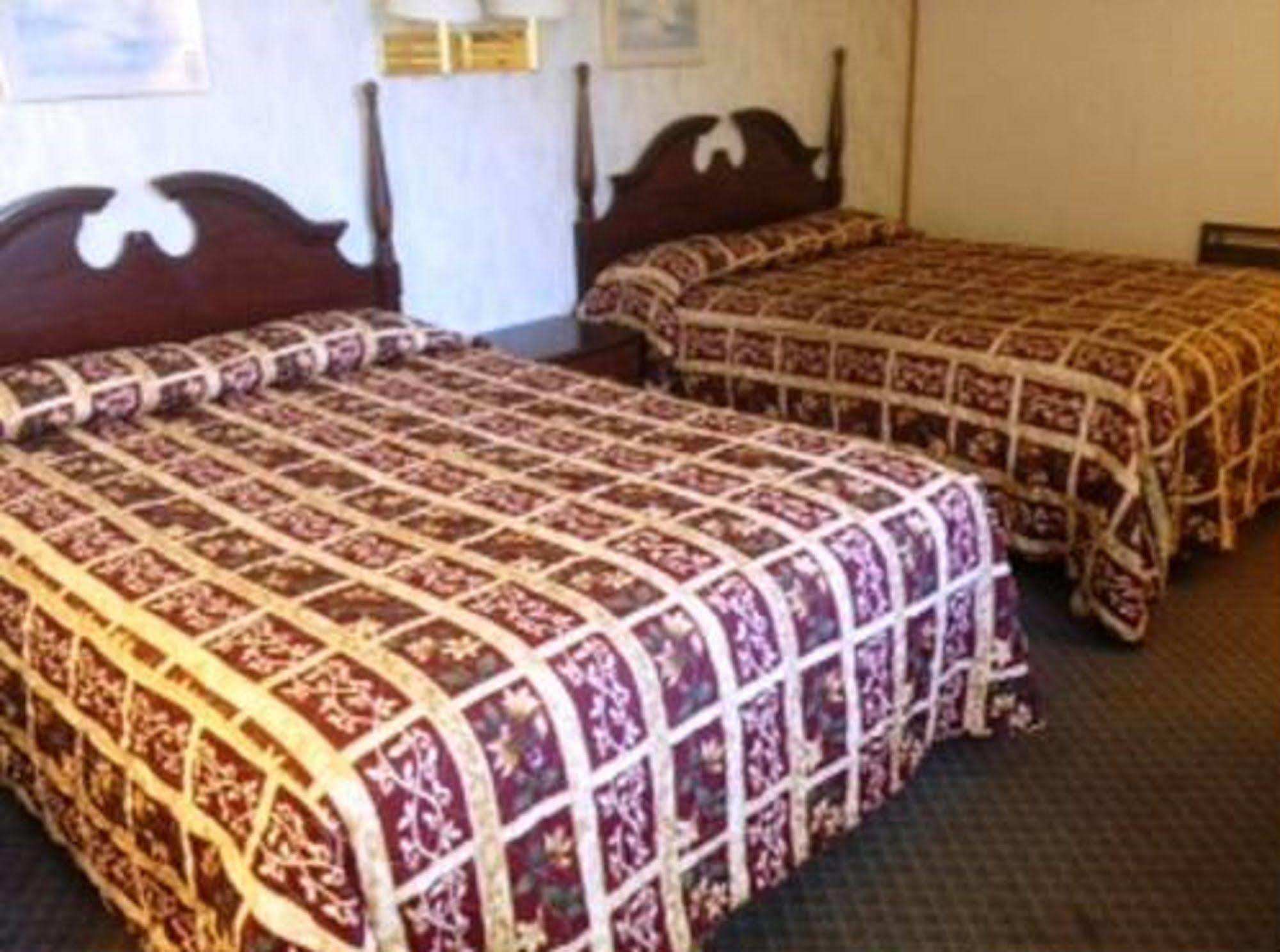 Thunderbird Motel Бишоп Экстерьер фото